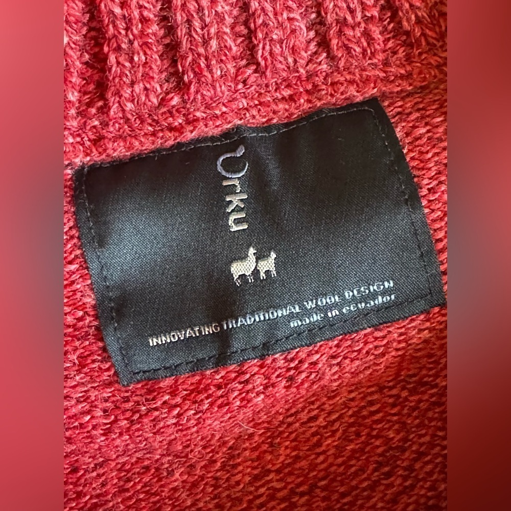 New Urku Red Alpaca Blend Made in Ecuador Soft & Cozy 2 Button Poncho - One Size - Picture 5 of 12